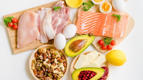 Higher Protein Intake While Dieting Leads to Healthier Eating